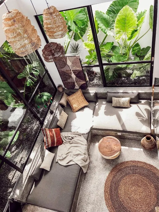 Beyond Bespoke Villas Seminyak Endonezya
