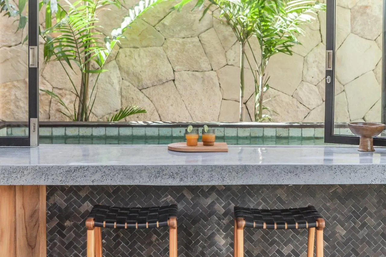 Beyond Bespoke Villas Seminyak Endonezya