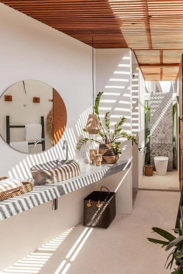 Beyond Bespoke Villas Seminyak Endonezya