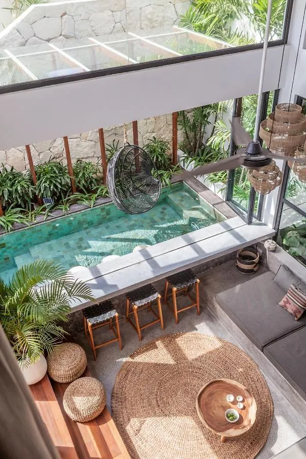 Beyond Bespoke Villas Seminyak Endonezya