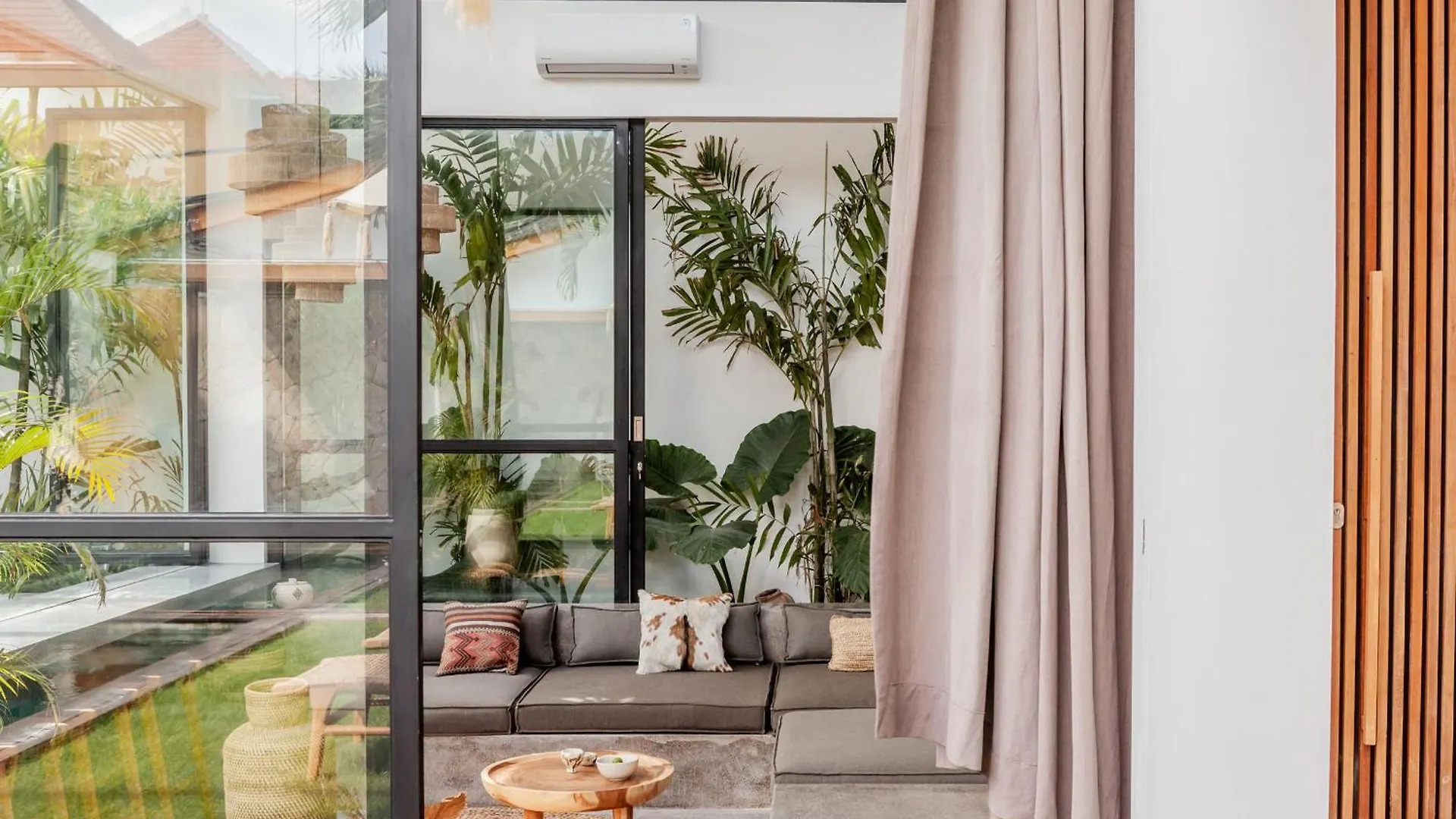 Beyond Bespoke Villas Seminyak 0*,